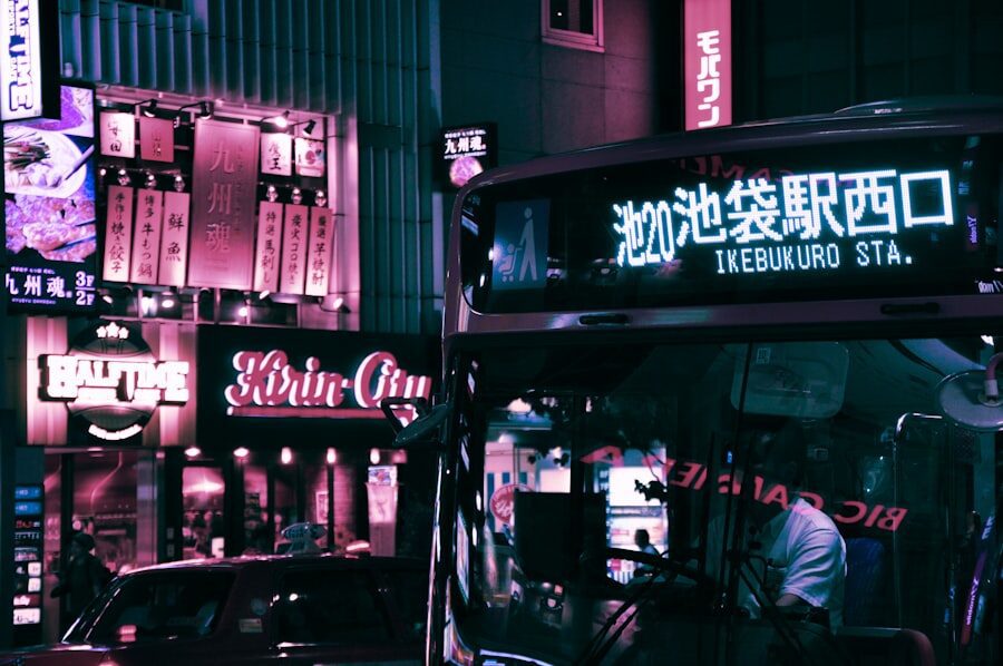Guía de Clubs Nocturnos y Locales de Ambiente en Alicante: ¿Dónde ir? 1 Nightclub entrance